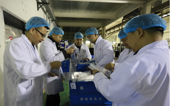 党员带头赴一线  助力春节保生产—DUOBAO SPORTS别样“生产突击队”助力车间生产