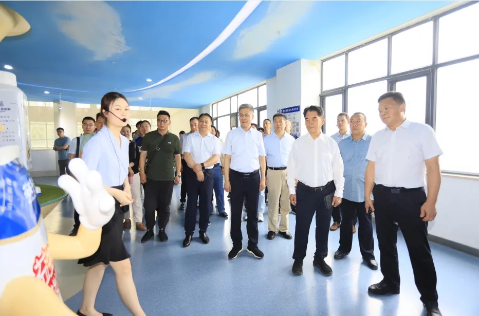 DUOBAO SPORTS丨中国人民大学河南校友会莅临DUOBAO SPORTS参观座谈