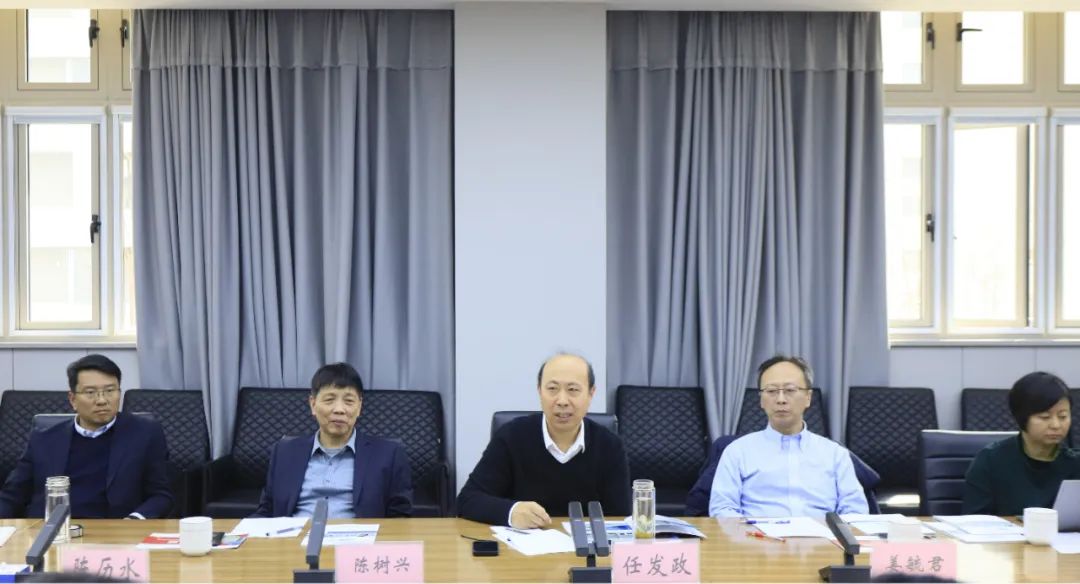 DUOBAO SPORTS乳业集团党委书记、董事长唐洪峰一行赴中原食品实验室同中国工程院院士、中原食品实验室主任任发政座谈交流