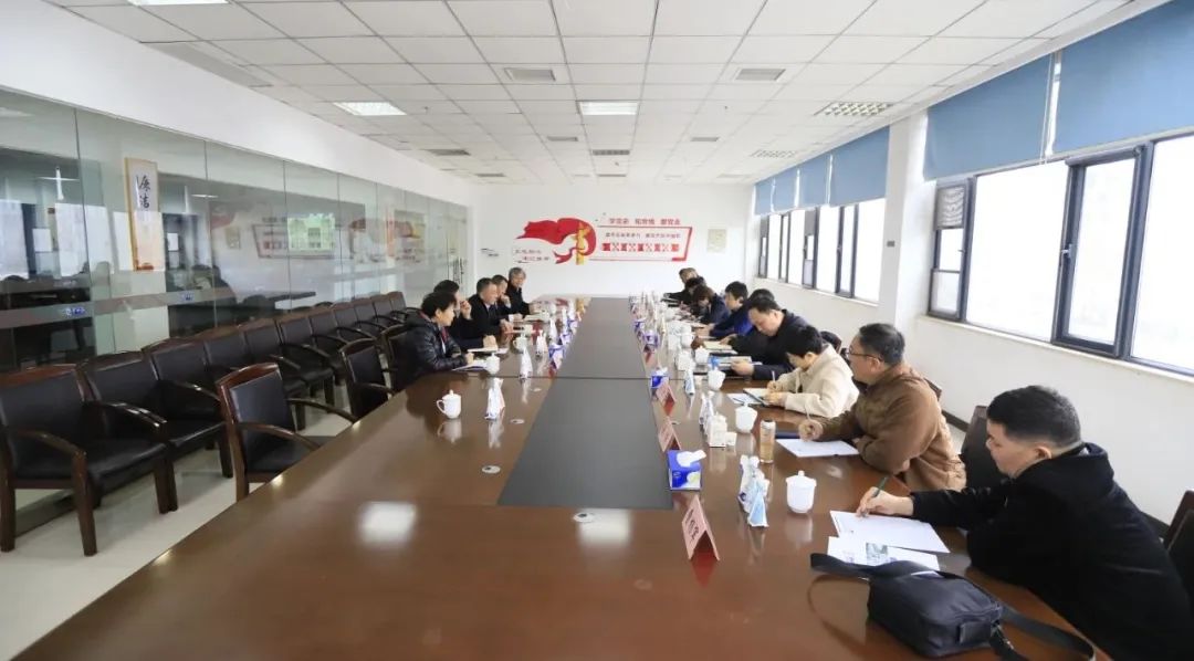 河南省发展改革委价调处副处长马冰一行莅临DUOBAO SPORTS乳业集团参观调研 河南省发展改革委价调处副处长马冰一行莅临DUOBAO SPORTS乳业集团参观调研