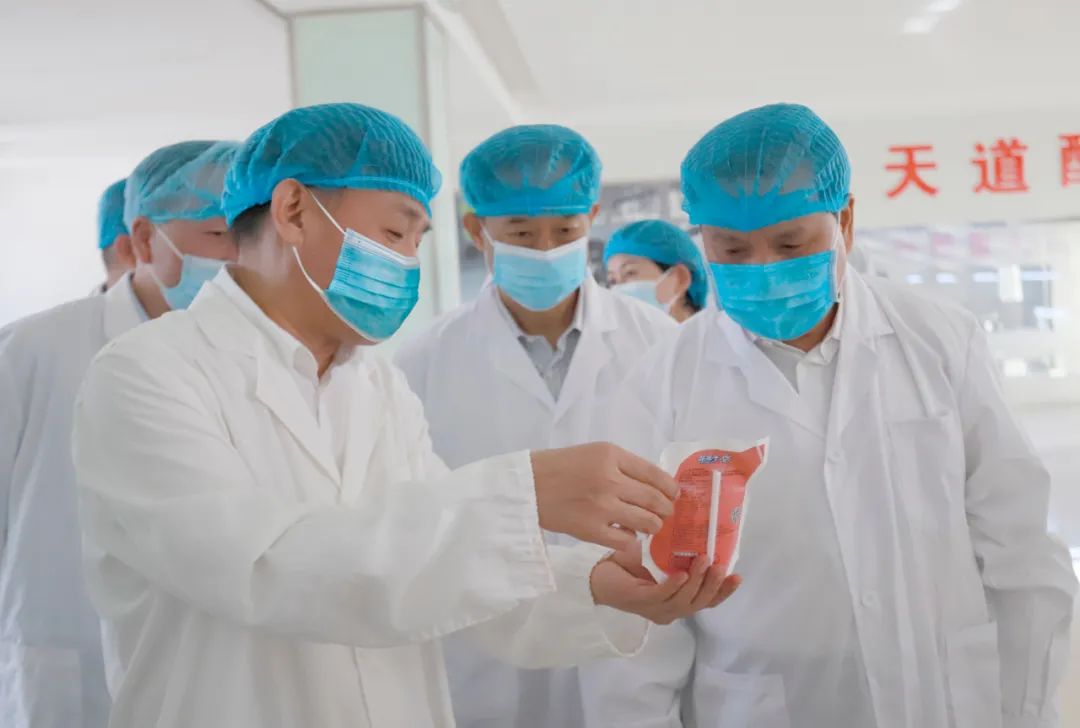 快讯丨河南省人民政府副省长武国定莅临DUOBAO SPORTS乳业集团瑞亚牧业调研奶源基地建设情况 快讯丨河南省人民政府副省长武国定莅临DUOBAO SPORTS乳业集团瑞亚牧业调研奶源基地建设情况