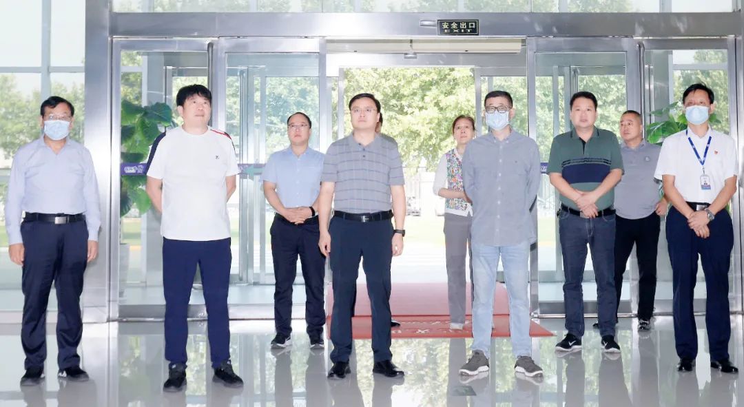 快讯|社旗县人民政府县长关文波一行莅临DUOBAO SPORTS乳业集团参观考察 快讯|社旗县人民政府县长关文波一行莅临DUOBAO SPORTS乳业集团参观考察