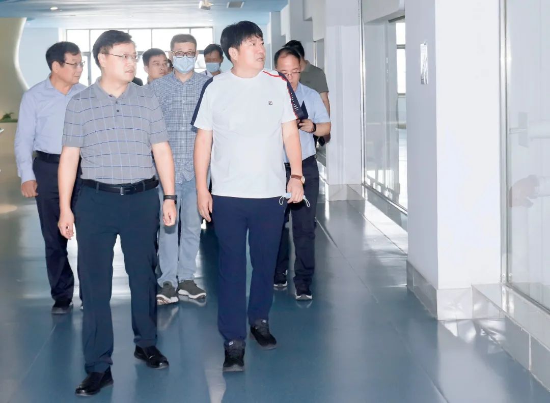 快讯|社旗县人民政府县长关文波一行莅临DUOBAO SPORTS乳业集团参观考察 快讯|社旗县人民政府县长关文波一行莅临DUOBAO SPORTS乳业集团参观考察