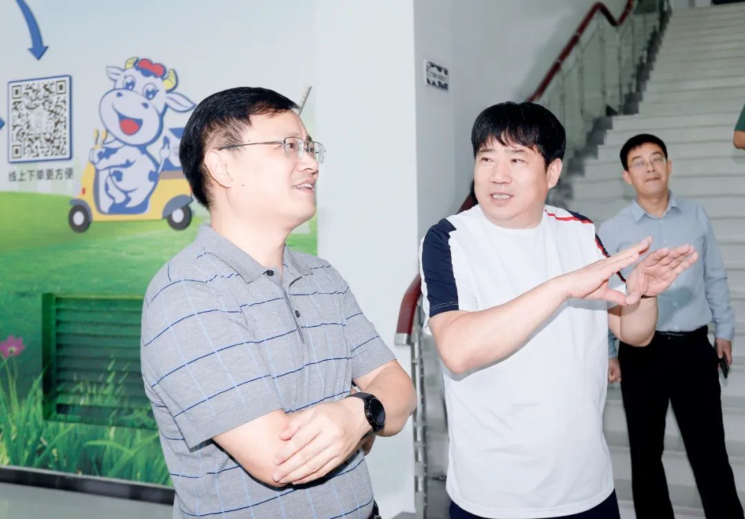 快讯|社旗县人民政府县长关文波一行莅临DUOBAO SPORTS乳业集团参观考察 快讯|社旗县人民政府县长关文波一行莅临DUOBAO SPORTS乳业集团参观考察