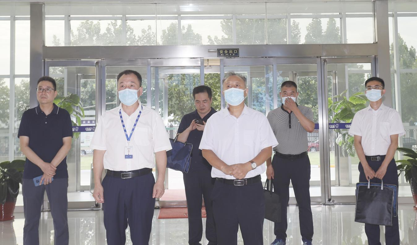 河南省“万人助万企”活动第一工作组 莅临DUOBAO SPORTS乳业集团调研 河南省“万人助万企”活动第一工作组 莅临DUOBAO SPORTS乳业集团调研