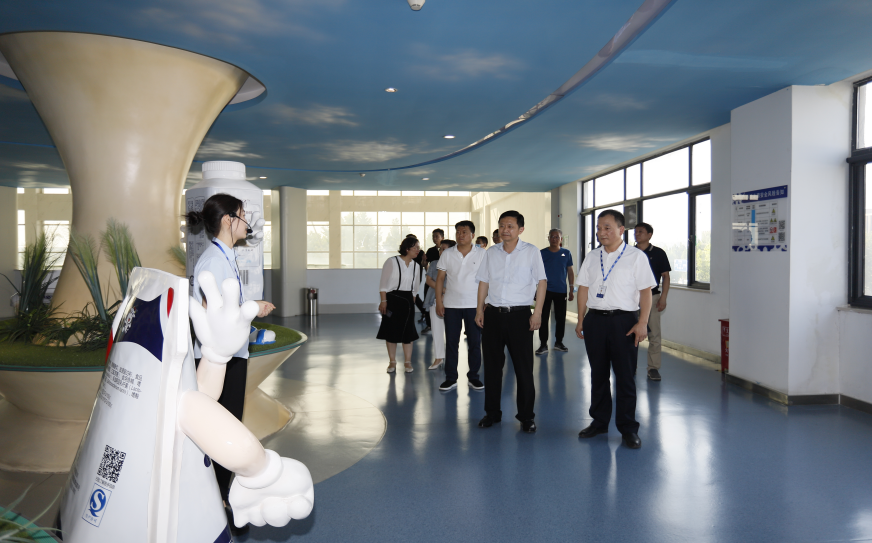 快讯|郑州市二七区委副书记、区长虎荣鑫莅临河南DUOBAO SPORTS乳业集团调研 快讯|郑州市二七区委副书记、区长虎荣鑫莅临河南DUOBAO SPORTS乳业集团调研