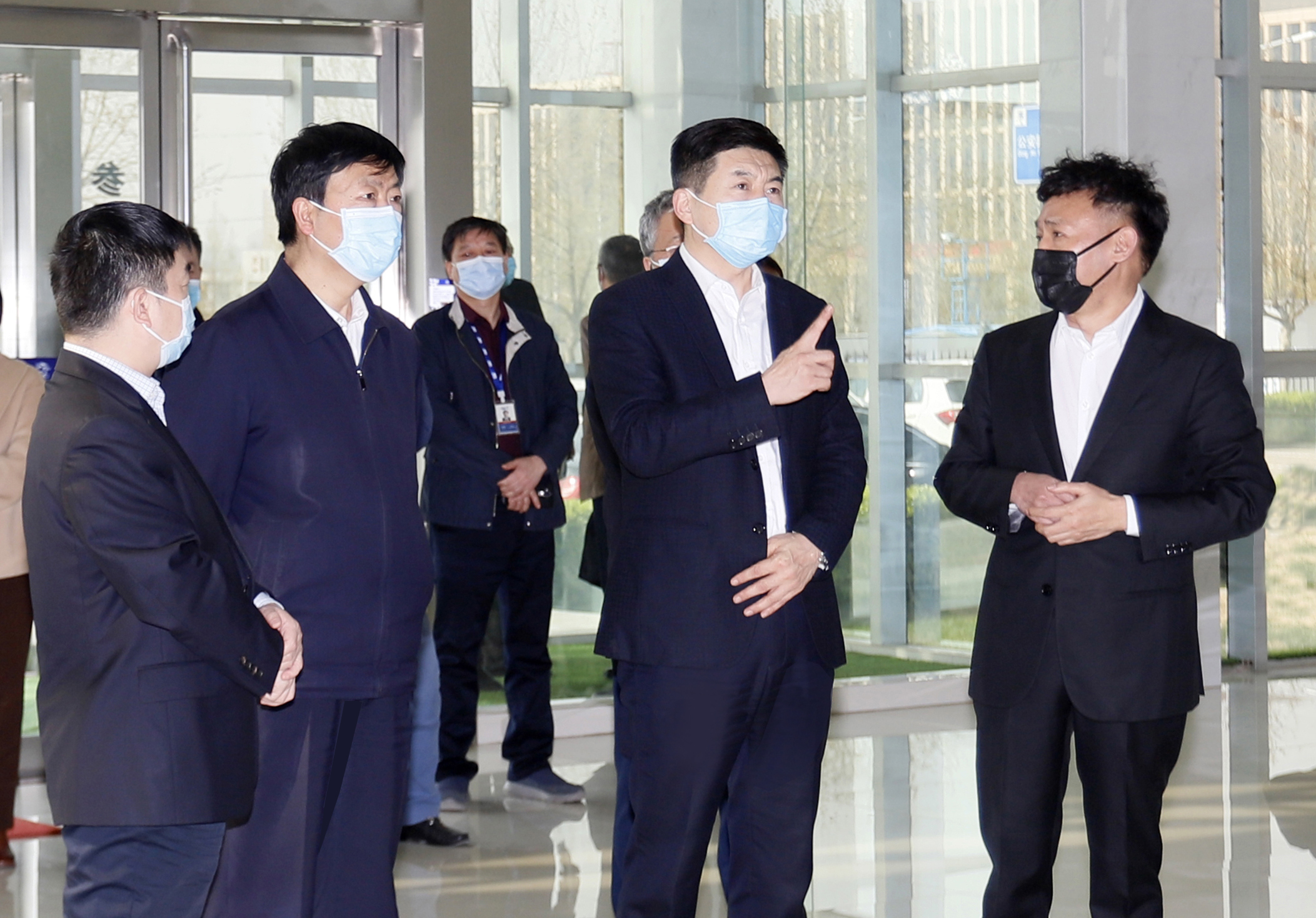 河南省委常委、副省长费东斌莅临 DUOBAO SPORTS乳业集团调研 河南省委常委、副省长费东斌莅临 DUOBAO SPORTS乳业集团调研