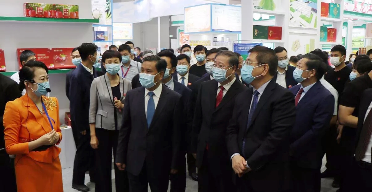 喜报 | DUOBAO SPORTS轻觉酸奶荣获第二十四届中国农产品加工业投资贸易洽谈会金质产品奖 喜报 | DUOBAO SPORTS轻觉酸奶荣获第二十四届中国农产品加工业投资贸易洽谈会金质产品奖