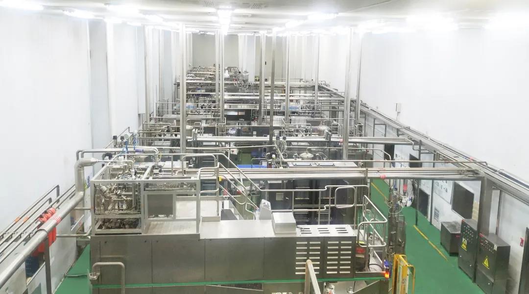 郑州航空港区党工委书记张俊峰莅临郑州DUOBAO SPORTS乳制品有限公司调研