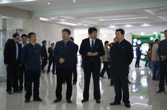 河南省农牧业产业扶贫工作观摩团莅临DUOBAO SPORTS集团·鲁山瑞亚牧业有限公司参观考察