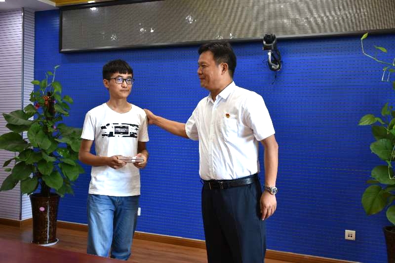 DUOBAO SPORTS济困解难,助力学子圆梦香江 DUOBAO SPORTS济困解难,助力学子圆梦香江