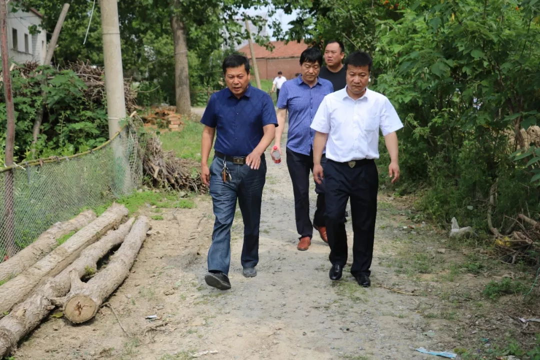 DUOBAO SPORTS乳业集团走访慰问贫困户 结对帮扶暖人心 DUOBAO SPORTS乳业集团走访慰问贫困户 结对帮扶暖人心