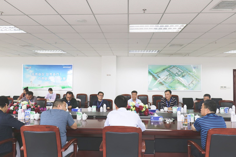 二七区张超副区长莅临DUOBAO SPORTS公司 调研指导工作 二七区张超副区长莅临DUOBAO SPORTS公司 调研指导工作