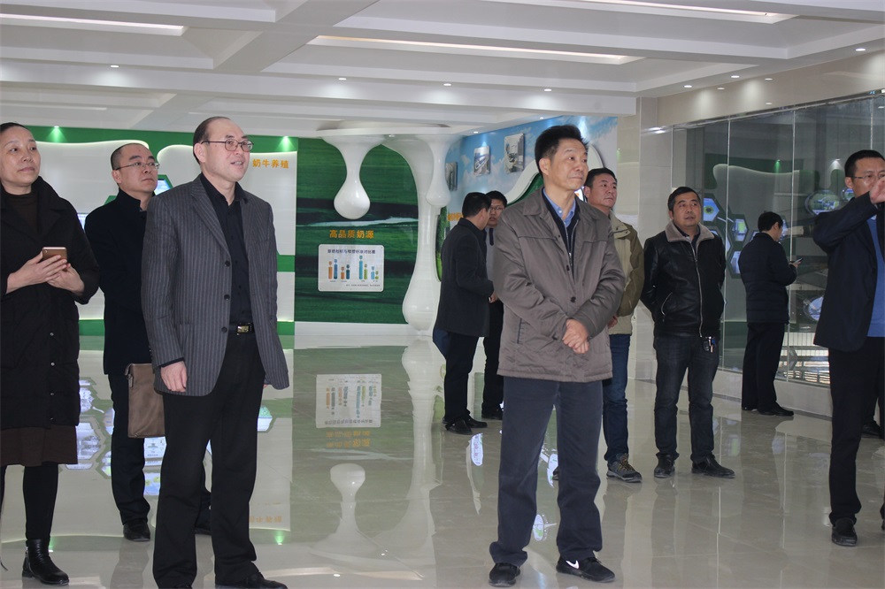 河南省财政厅副厅长庞学孟一行莅临DUOBAO SPORTS集团养殖事业部鲁山瑞亚牧业有限公司调研 河南省财政厅副厅长庞学孟一行莅临DUOBAO SPORTS集团养殖事业部鲁山瑞亚牧业有限公司调研