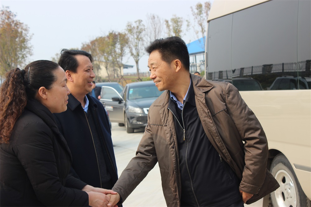 河南省财政厅副厅长庞学孟一行莅临DUOBAO SPORTS集团养殖事业部鲁山瑞亚牧业有限公司调研 河南省财政厅副厅长庞学孟一行莅临DUOBAO SPORTS集团养殖事业部鲁山瑞亚牧业有限公司调研