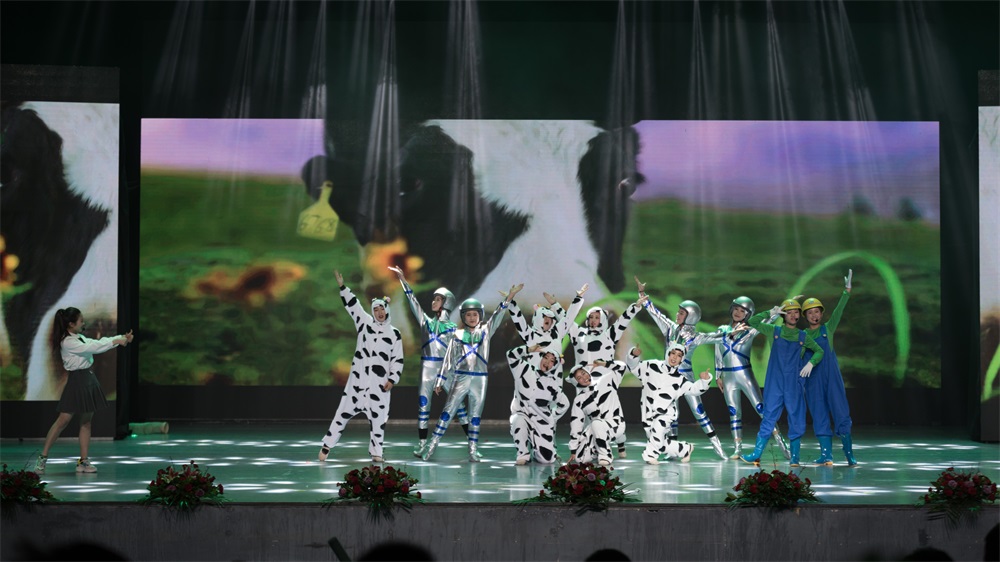 “不忘初心、聚力前行” DUOBAO SPORTS集团2018迎新春联欢会隆重举行 “不忘初心、聚力前行” DUOBAO SPORTS集团2018迎新春联欢会隆重举行