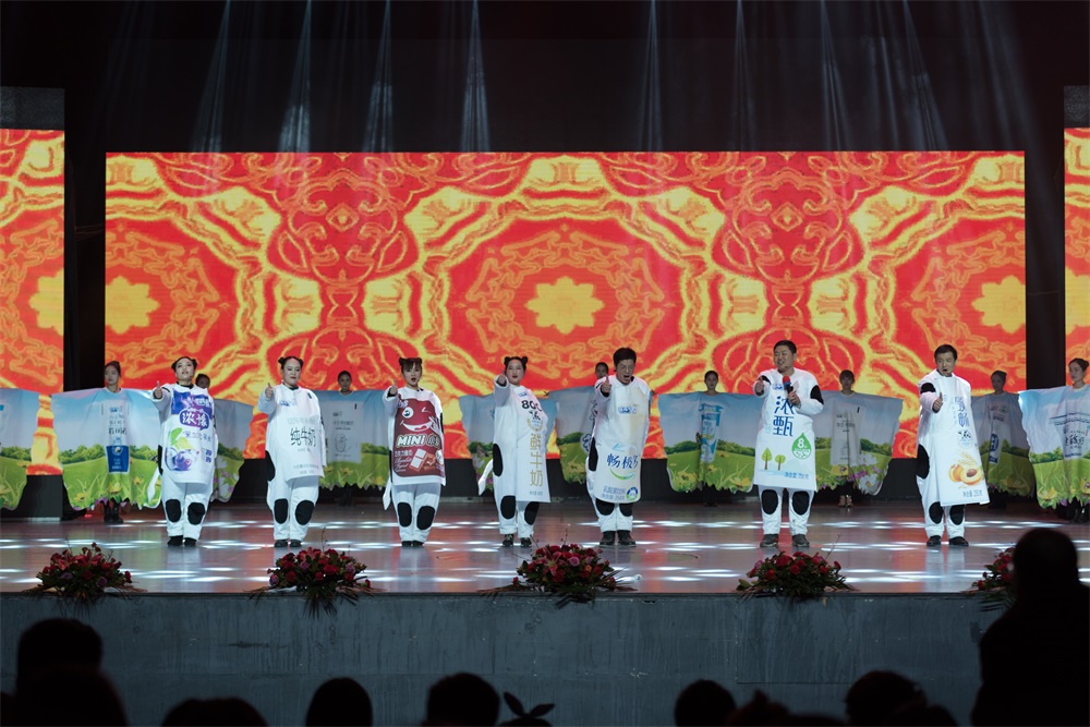 “不忘初心、聚力前行” DUOBAO SPORTS集团2018迎新春联欢会隆重举行 “不忘初心、聚力前行” DUOBAO SPORTS集团2018迎新春联欢会隆重举行