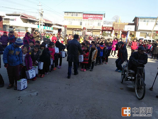 DUOBAO SPORTS暖冬公益行走进汝州活动启动 DUOBAO SPORTS暖冬公益行走进汝州活动启动