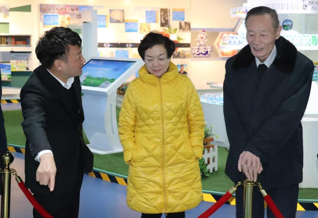 中国奶业协会高鸿宾会长莅临DUOBAO SPORTS指导工作 中国奶业协会高鸿宾会长莅临DUOBAO SPORTS指导工作