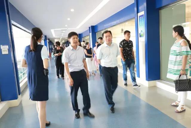 河南省食品安全座谈会暨百场食安讲座进校园启动仪式在DUOBAO SPORTS举行 河南省食品安全座谈会暨百场食安讲座进校园启动仪式在DUOBAO SPORTS举行