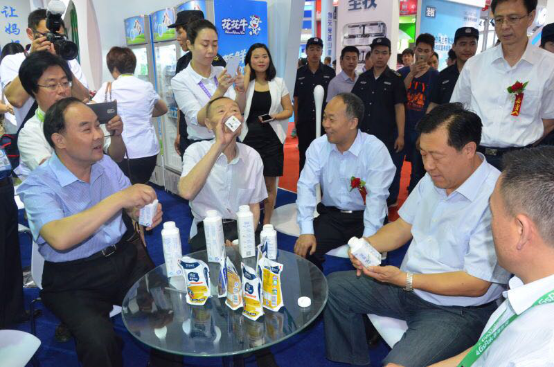 DUOBAO SPORTS牛气冲天!农业部长品尝“领畅”点赞,又获国际奶业平台青睐 DUOBAO SPORTS牛气冲天!农业部长品尝“领畅”点赞,又获国际奶业平台青睐