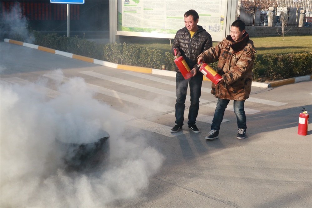 DUOBAO SPORTS郑州分公司冬季消防演练