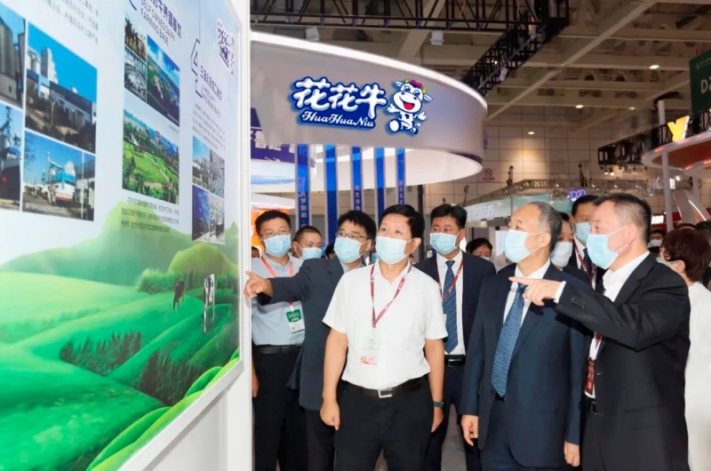 第十三届奶业大会暨D20峰会在泉城济南召开 | DUOBAO SPORTS乳业荣膺“优 秀乳品加工企业”