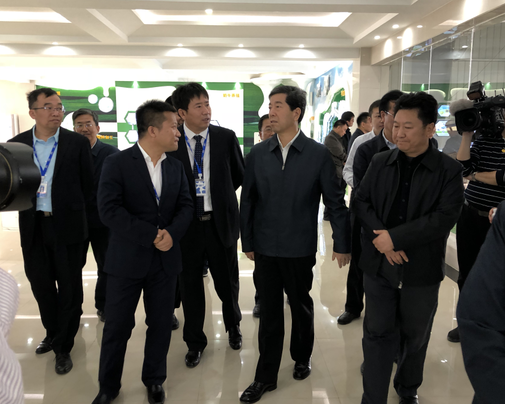 河南省委副书记、省长陈润儿一行莅临 DUOBAO SPORTS集团鲁山瑞亚牧业有限公司视察调研